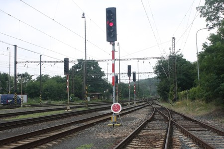 Návěstidlo se svítilnami LED signal EU ve stanici Praha Vysočany